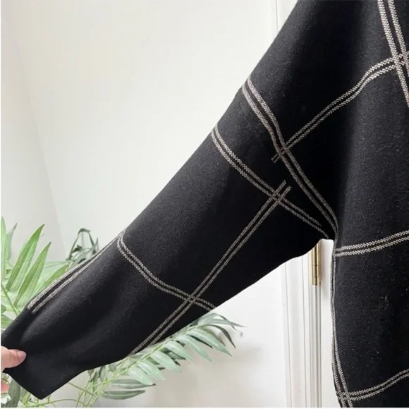 Prologue Window Pane V-neck Sweater - Picture 5 of 6